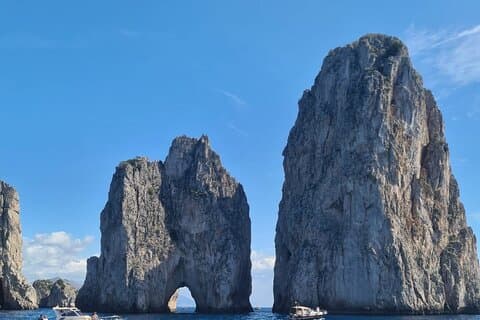 Capri y Positano Tour de día completo en yate privado