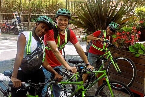 Quito ́s Evolution Bike Tour & Middle of the World - Tour de groupe