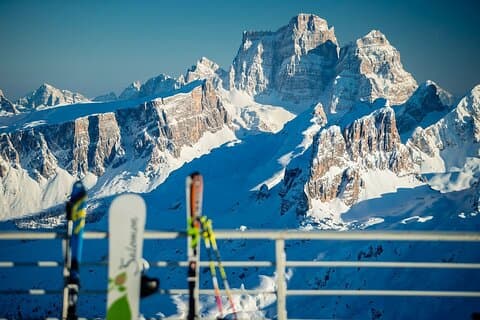 Transporte privado do aeroporto VCE para Cortina d'Ampezzo ou resorts de esqui