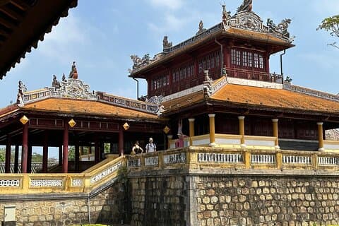 Hue Imperial City, gravar, lokala marknader och Village privat rundtur