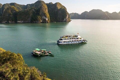 Descubra la bahía de Ha Long en 1 día: Crucero, Kayak, Cueva, Almuerzo, Isla