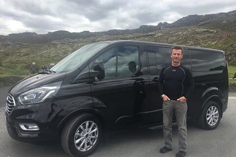 Traslado privado de ida y vuelta al aeropuerto de Reikiavik