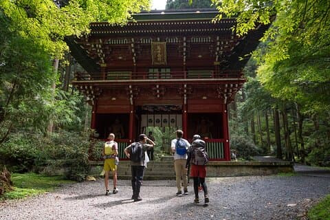 日立発、信仰の地、古道、滝へのトレッキングツアー