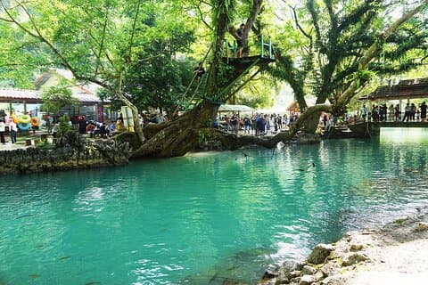 ヴァンヴィエンへのプライベート日帰り旅行ビエンチャン