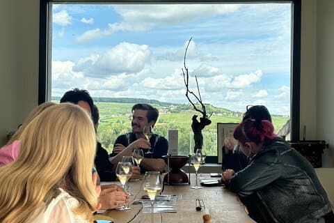 Från Reims morgon Champagne familj odlare