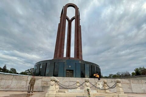 Contrasts of Communism - Small Group Walking Tour in Bucharest