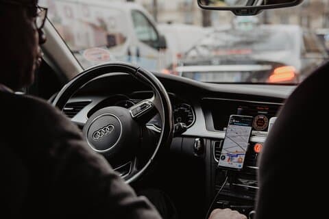 Gatwick Airport Transfer To & From London Hotel Meet & Greet