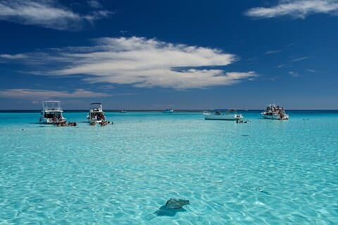 Grand Cayman 3-Stop Snorkel Adventure: Stingray City & Reefs Tour