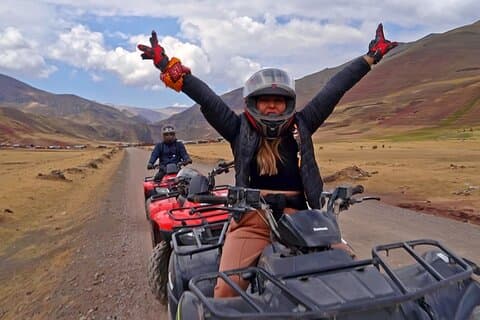 Heldags guidet tur til 7 Colors Mountain med ATV