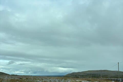 Rundgang durch Irland bei Besuch der Cliffs of Moher und Galway