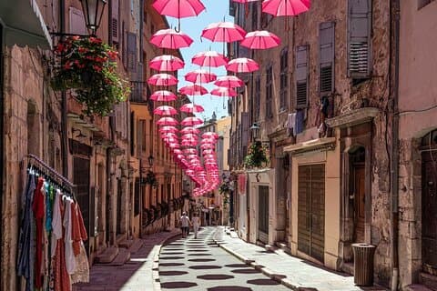 Da Cannes, fuga provenzale dai villaggi ai villaggi