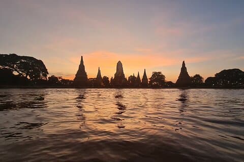 Privétour: Ayutthaya Sightseeing en boottocht bij zonsondergang
