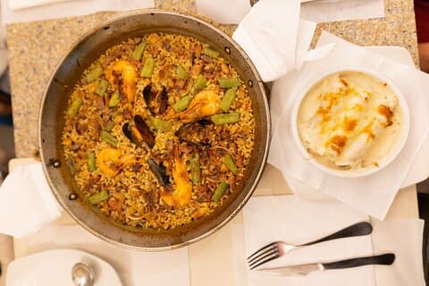 Tour sur le toit et Tapas avec cuisine espagnole et catalane