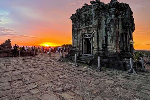 2-Day Angkor Wat With Small, Big Circuit and Banteay Srei Tour