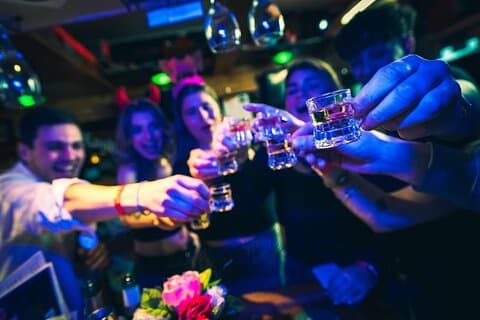 Nyttårsaften Pub Crawl med valgfri klubb inngang