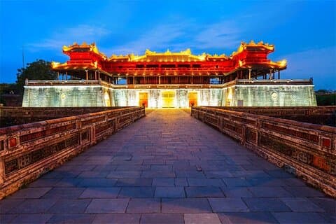 Hue Imperial City Hai Van Pass Heldagstur