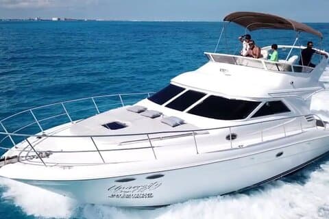 Renta un Yate Privado de 46 pies en Cancún