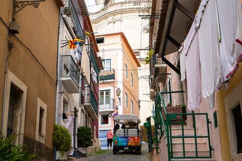 Tour privado de Tuk Tuk pelas ruas históricas de Lisboa