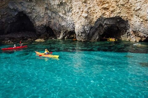 Tour in kayak ai segreti di Milos