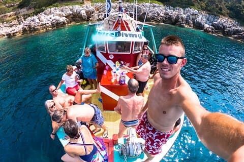 Trevlig VIP-havsresa med snorkling och dykning