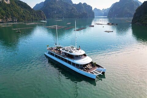 Halong Bay og Lan Ha Bay med The Catamaran 5-stjernet luksuskruise