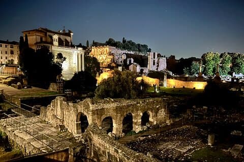 Colosseum and Roman Forum Sightseeing Area Night Walking Tour