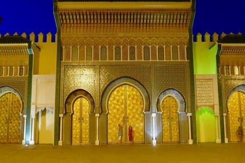 Fès: Dîner spectacle de nuit avec visite de la ville