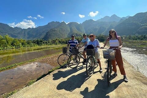 Excursion d'une journée à Mai Chau: Traverser à vélo la campagne cachée du Vietnam