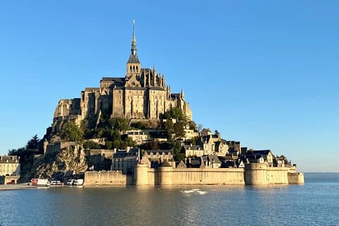 Private Mont Saint-Michel, Honfleur Trip from Paris by Mercedes