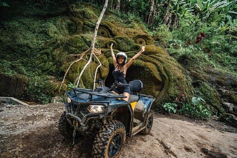 Upptäck Gorilla Cave by ATV i Ubud - Apskogen och vattenfallet