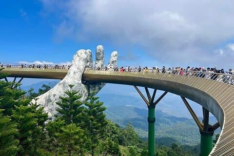 PUENTE DE ORO, MONTAÑA DE MÁRMOL, ESTATUA DE LADY BUDDHA Desde el puerto de CHAN MAY o TIEN SA