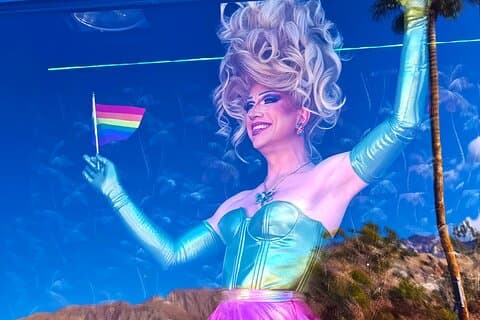 Hoteller i nærheten av Drag Queen Hosted Mobile Theater Palm Springs Sightseeing Tours
