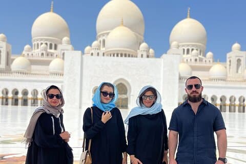 Excursão de dia inteiro em Abu Dhabi com fotografia gratuita