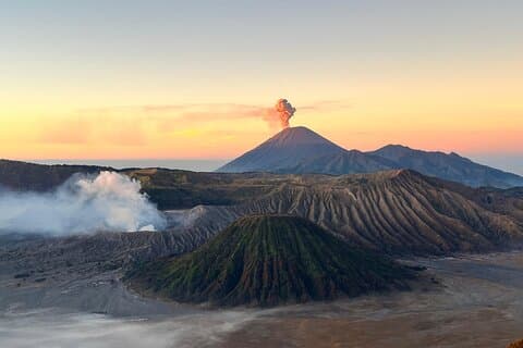 Mount Bromo Shared Sunrise Tour 1 dia saindo de Surabaya (compartilhando)