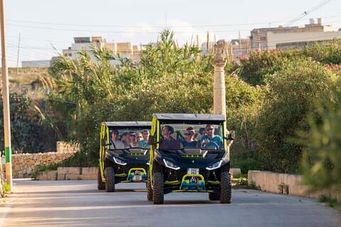 Gozo Jeep Safari Tour (4x4) + Comino (Lagoa Azul) passeio de barco!