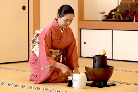 Gruppcharter japansk traditionell teceremoni i Minato