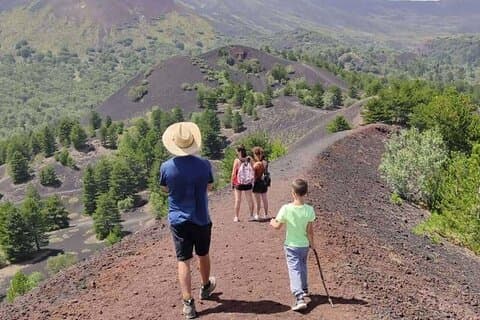 Etna Nord Senderismo Privado y Degustación de Vinos con Almuerzo