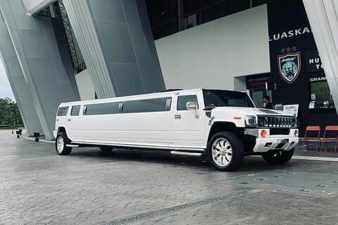 Tour turístico en limusina Hummer en Varsovia