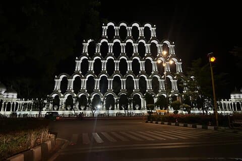 Explore Jaipur à noite com Patrika Gate