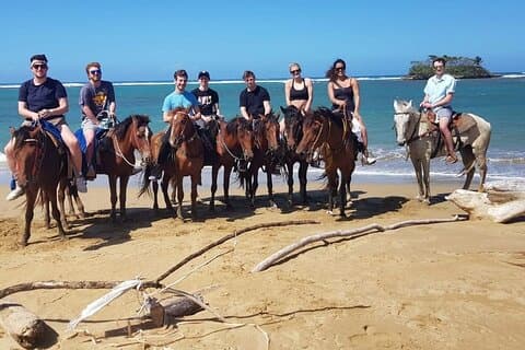 Passeggiate a cavallo sulla spiaggia