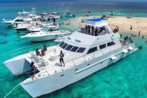 Freitag Abend Kingston Harbour Cruise und Sonntag Beach Cruise
