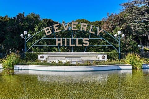 Beverly Hills on Foot Self Guided Audio Tour