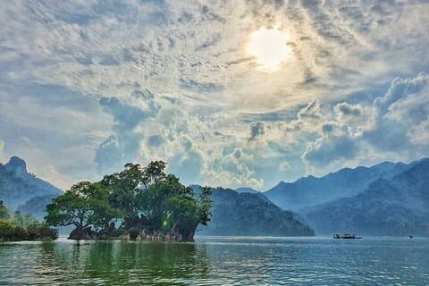 6 jours partagés Visite d'aventure de Ha Giang au lac Ba Be