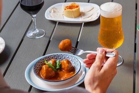 Tapas gourmet e tour del vino nel centro storico di Las Palmas