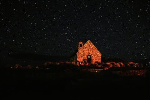 Lake Tekapo Stargazing & Mount Cook 2-Day Tour from Christchurch