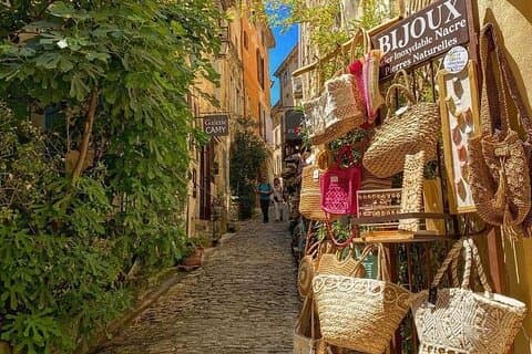 Private tour of the villages of Luberon Gordes Roussillon Sénanque