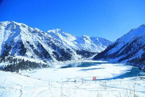 Private Big Almaty Lake Hiking Tour with alternatgive Pipeline