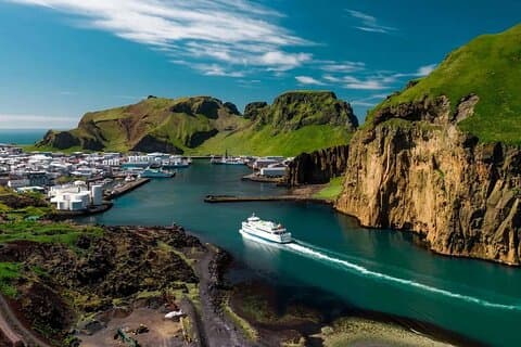 Private Tour zu den Westman Islands mit extra Wasserfallbesuch