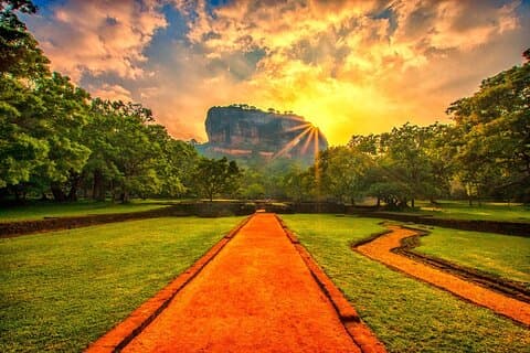 2 - Tages-Kulturtour in Sigiriya mit Polonnaruwa und Jeep Safari