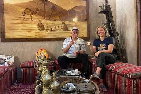 PRIVAT lokal mat tur och guidad promenad i Dubai Gamla stan